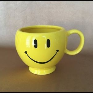 Large Bright Yellow Happy Face Coffee Mug